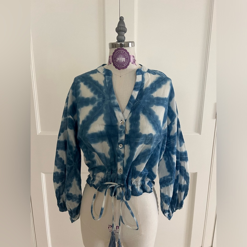 Cara Cara top size small